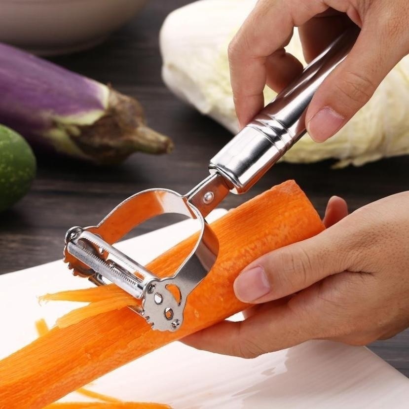 STAINLESS STEEL MULTIFUNCTIONAL PEELER