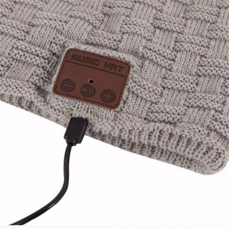 THE BLUETOOTH BEANIE HEADSET